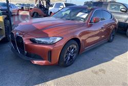 بی ئێم دەبڵیو i4